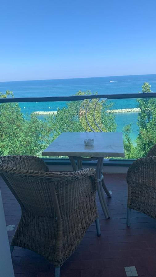 Hotel Majestic Gabicce Mare Exteriör bild