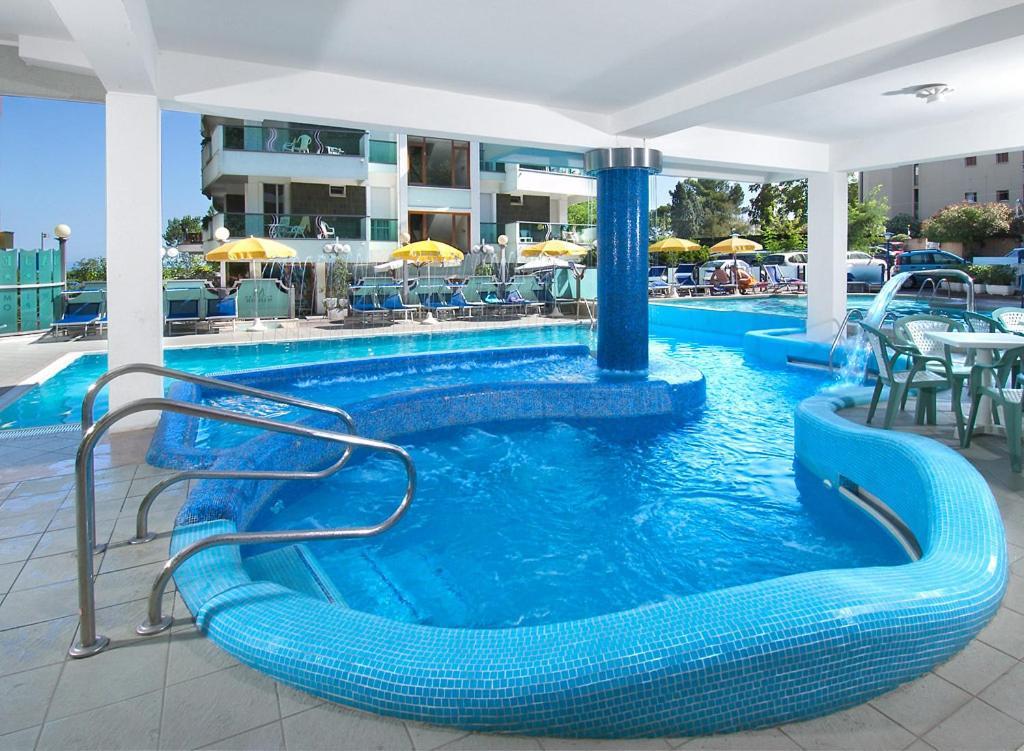 Hotel Majestic Gabicce Mare Exteriör bild