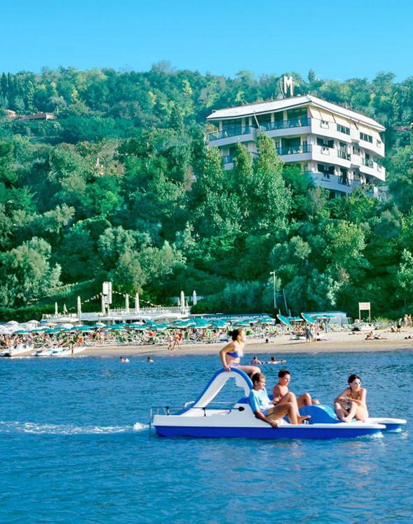Hotel Majestic Gabicce Mare Exteriör bild