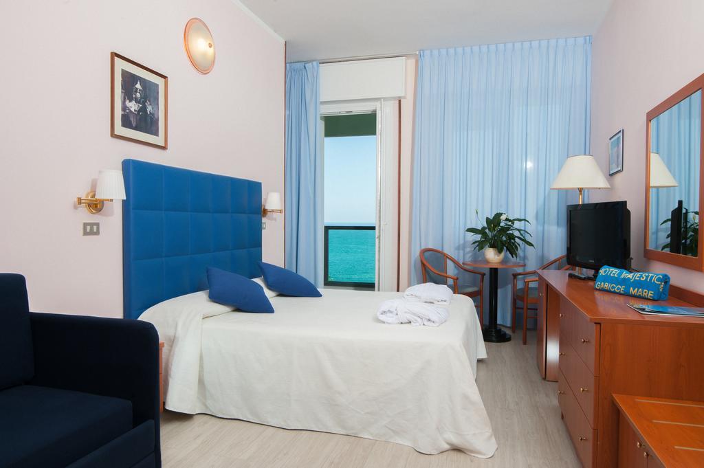 Hotel Majestic Gabicce Mare Exteriör bild