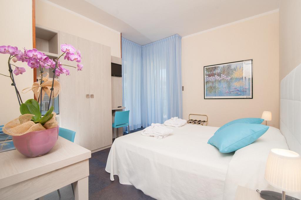 Hotel Majestic Gabicce Mare Exteriör bild